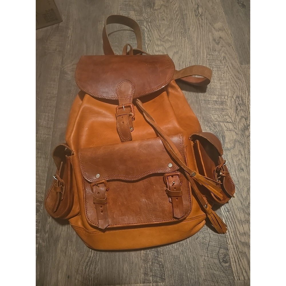 leather backpack - image 1